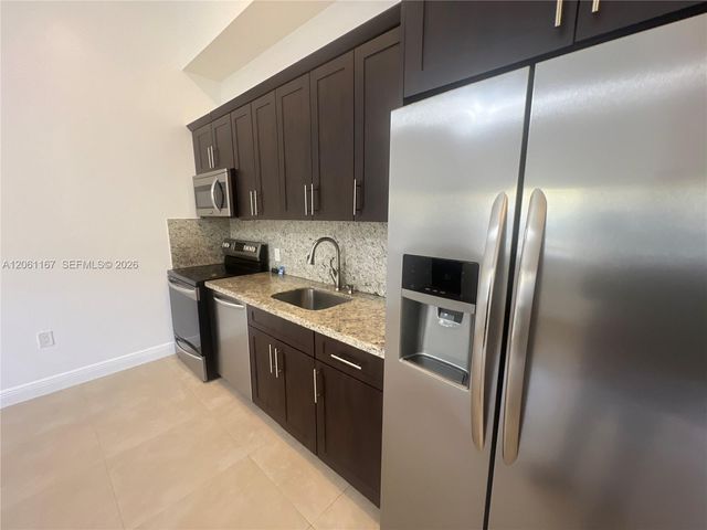 2268 SW 8th St 3, Miami, FL 33135