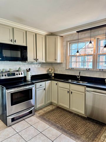 240 AVON RD, Memphis, TN 38117