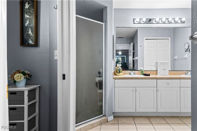 1206 NW 14th PL, Cape Coral, FL 33993