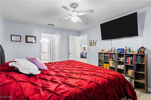 1206 NW 14th PL, Cape Coral, FL 33993