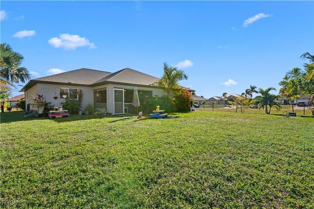 1206 NW 14th PL, Cape Coral, FL 33993