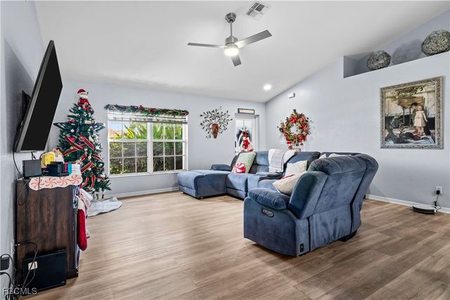 1206 NW 14th PL, Cape Coral, FL 33993