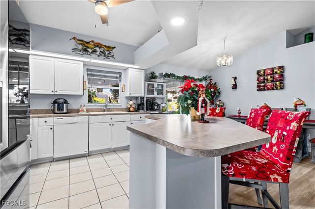 1206 NW 14th PL, Cape Coral, FL 33993