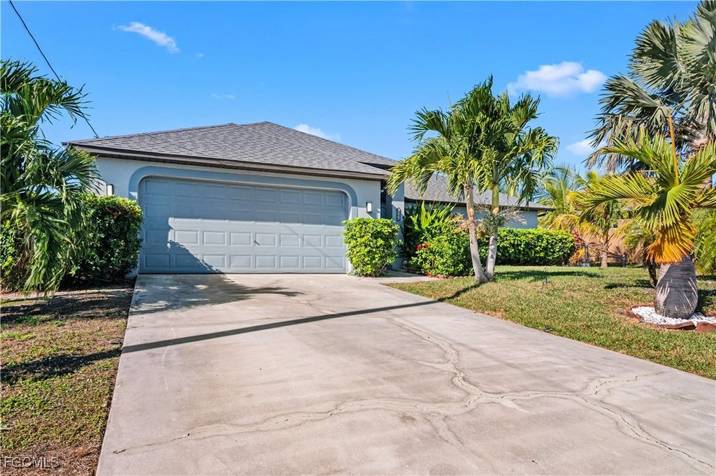 1206 NW 14th PL, Cape Coral, FL 33993