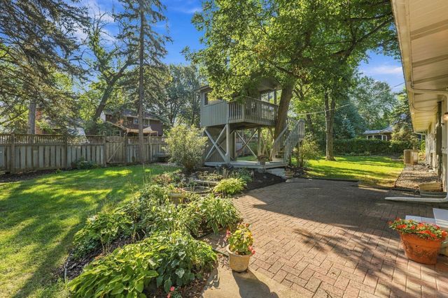 1620 Sumter Avenue N, Golden Valley, MN 55427