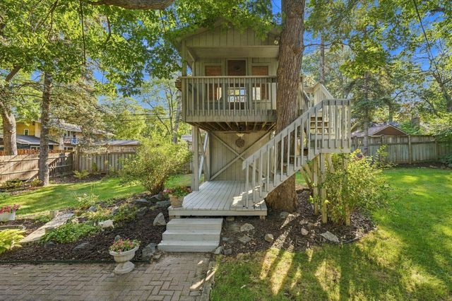 1620 Sumter Avenue N, Golden Valley, MN 55427