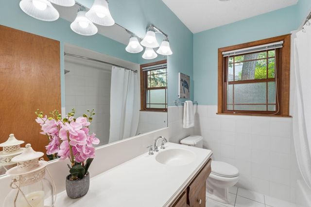 1620 Sumter Avenue N, Golden Valley, MN 55427