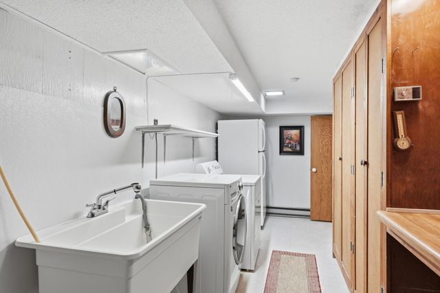 1620 Sumter Avenue N, Golden Valley, MN 55427