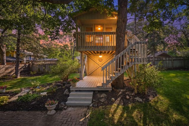 1620 Sumter Avenue N, Golden Valley, MN 55427