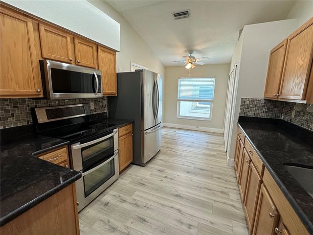 943 SUMMER BREEZE DRIVE, Brandon, FL 33511