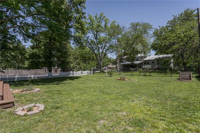 6701 CAENEN Avenue, Shawnee, KS 66216