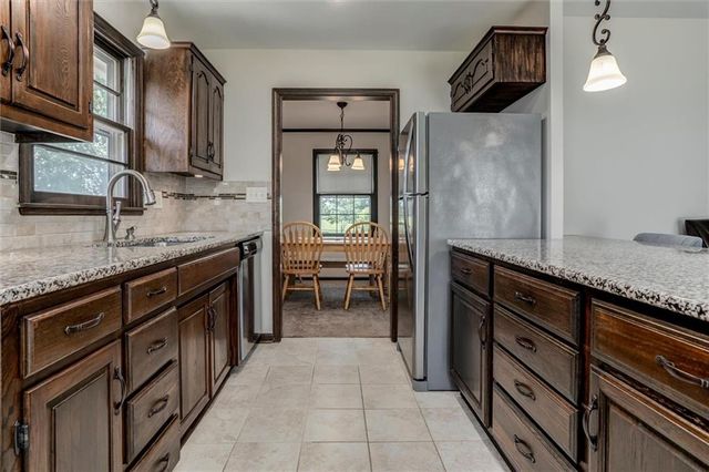 6701 CAENEN Avenue, Shawnee, KS 66216