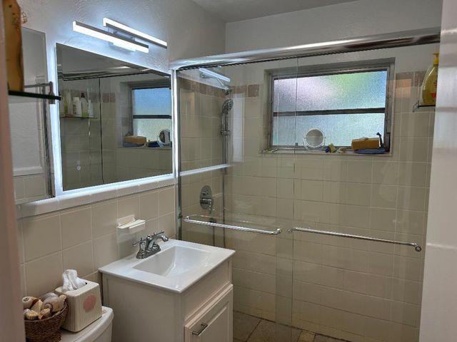 1075 James Road, Lantana, FL 33462