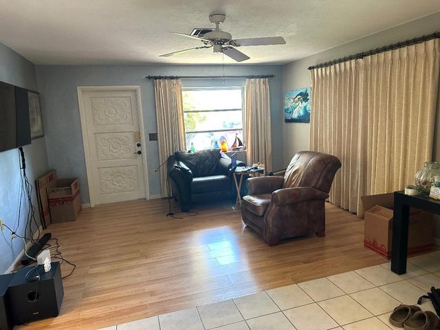 1075 James Road, Lantana, FL 33462