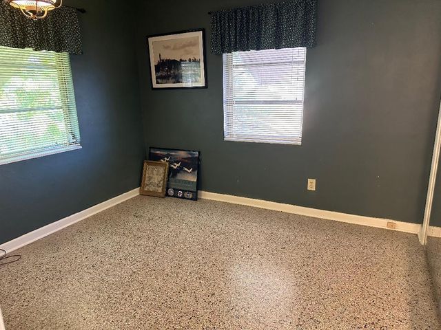 1075 James Road, Lantana, FL 33462