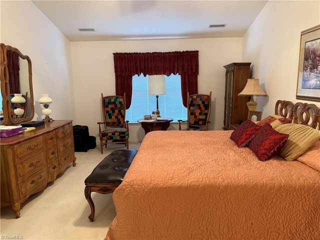 313 Quarterpath Lane, Jamestown, NC 27282