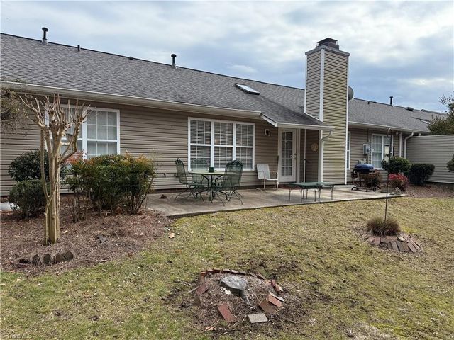 313 Quarterpath Lane, Jamestown, NC 27282
