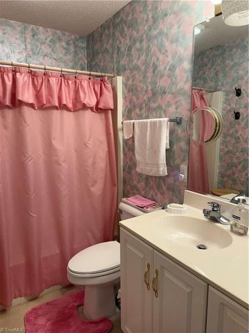 313 Quarterpath Lane, Jamestown, NC 27282