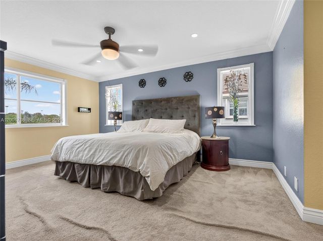 567 Live Oak Ln, Weston, FL 33327