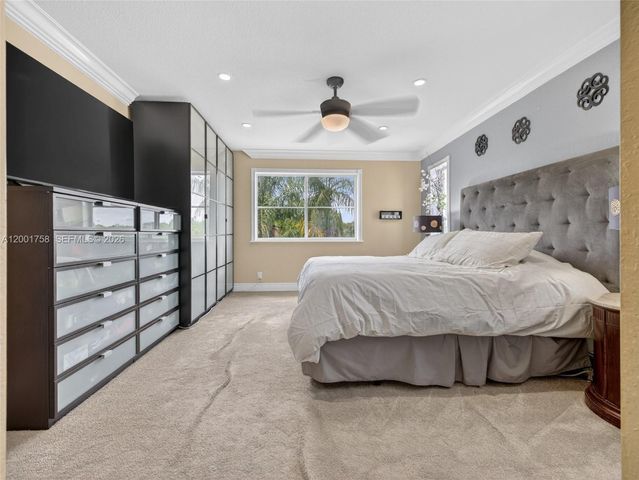 567 Live Oak Ln, Weston, FL 33327