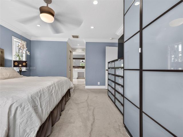 567 Live Oak Ln, Weston, FL 33327