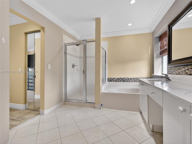 567 Live Oak Ln, Weston, FL 33327