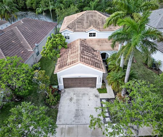 567 Live Oak Ln, Weston, FL 33327