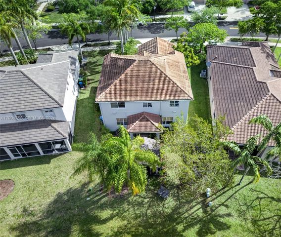 567 Live Oak Ln, Weston, FL 33327