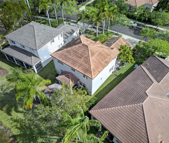 567 Live Oak Ln, Weston, FL 33327