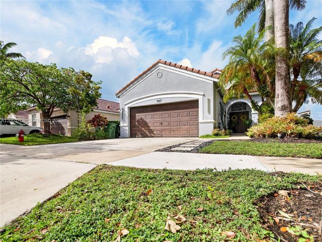 567 Live Oak Ln, Weston, FL 33327