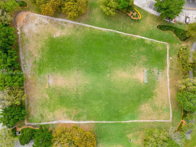 567 Live Oak Ln, Weston, FL 33327