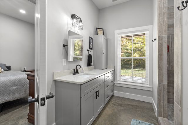 594 Highway 100, Centerville, TN 37033