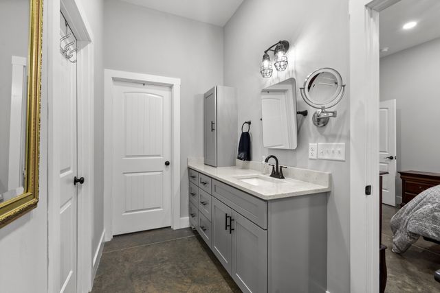 594 Highway 100, Centerville, TN 37033