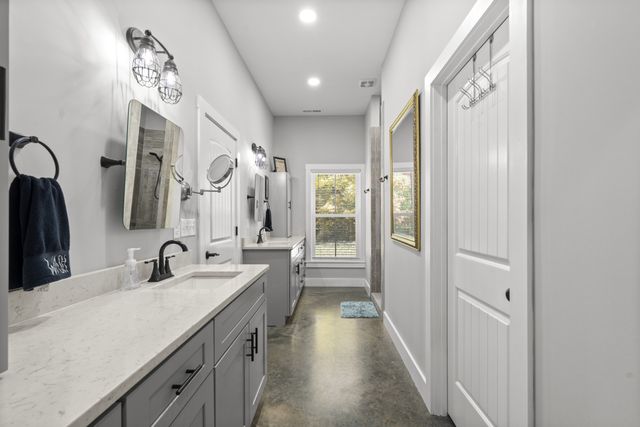 594 Highway 100, Centerville, TN 37033