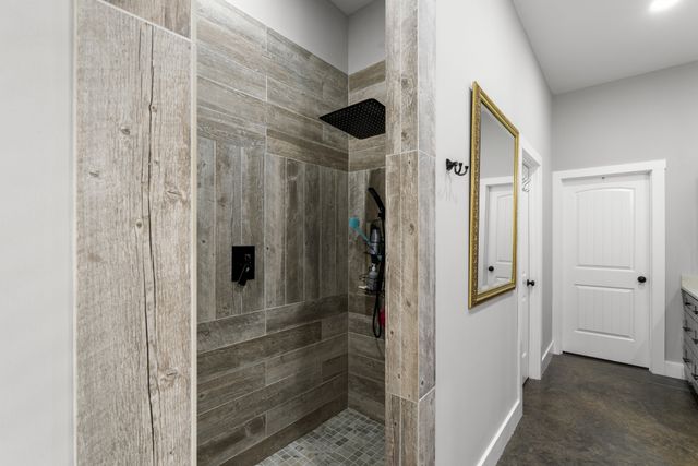 594 Highway 100, Centerville, TN 37033