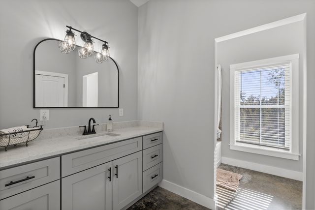 594 Highway 100, Centerville, TN 37033