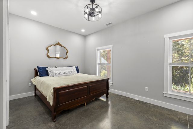 594 Highway 100, Centerville, TN 37033