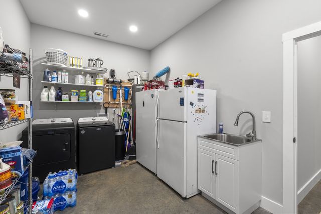 594 Highway 100, Centerville, TN 37033