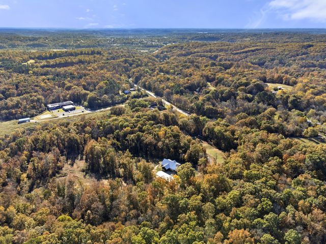 594 Highway 100, Centerville, TN 37033