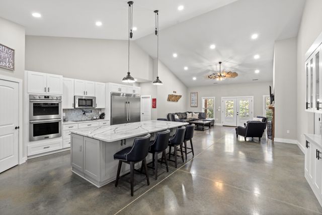 594 Highway 100, Centerville, TN 37033