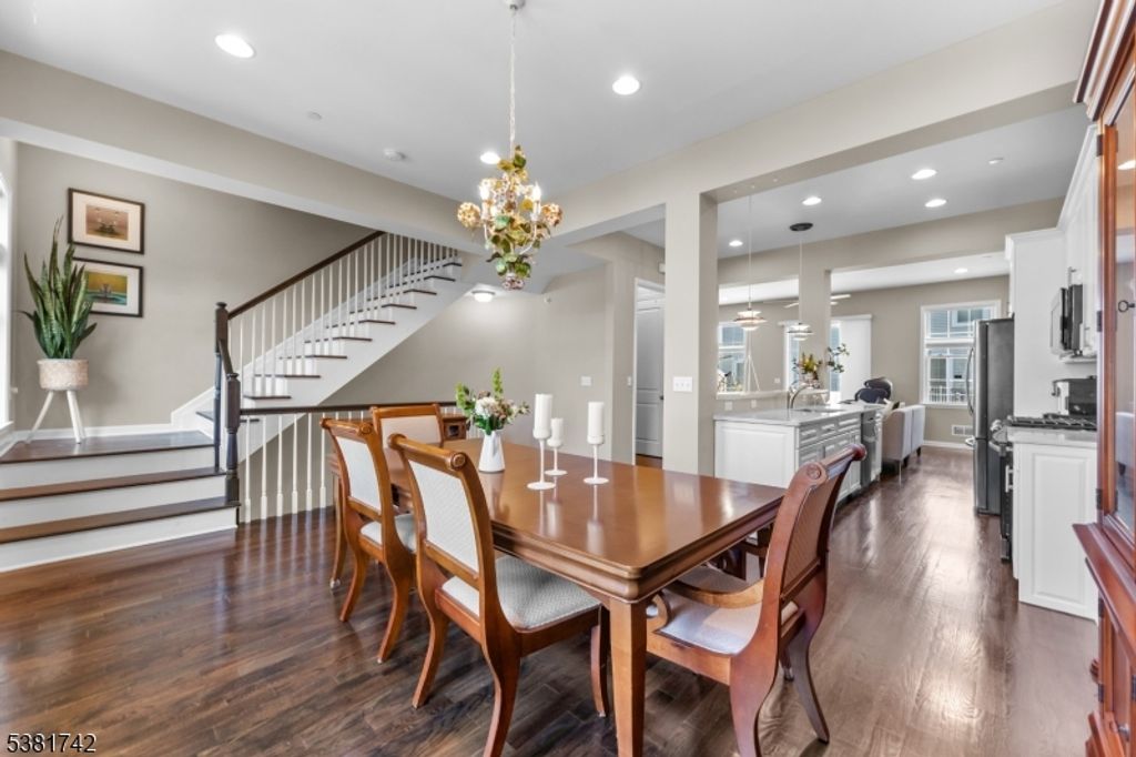 88 Roosevelt Dr, Wood-ridge Boro, NJ 07075