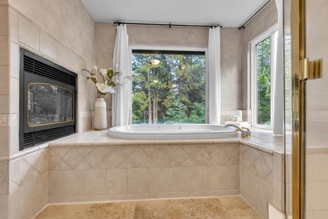 6029 Happy Pines Dr, Foresthill, CA 95631