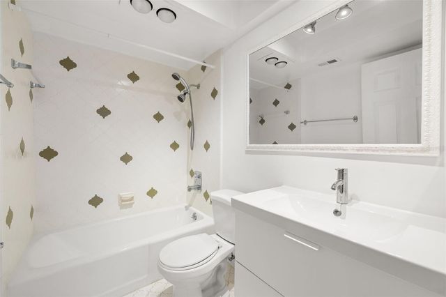 2623 SEVILLE BOULEVARD 301, Clearwater, FL 33764