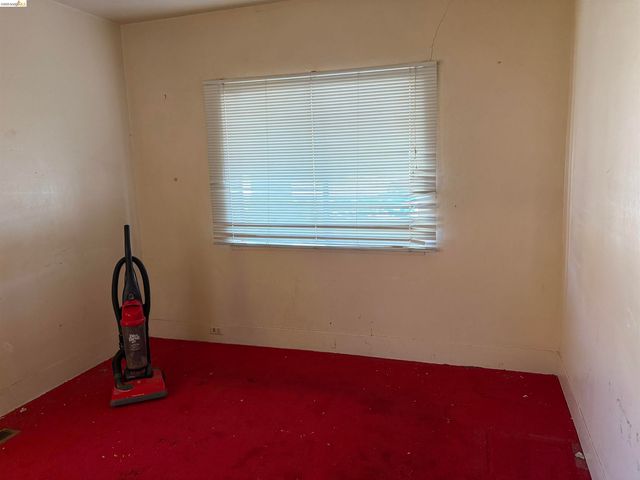 1092 Black Diamond St, Pittsburg, CA 94565