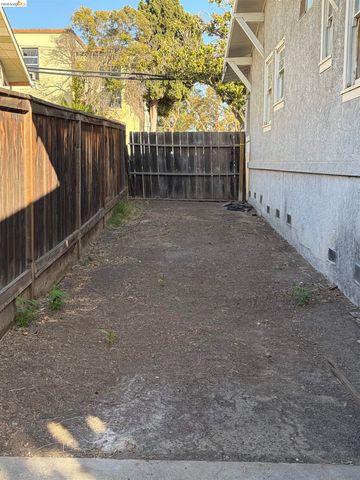 1092 Black Diamond St, Pittsburg, CA 94565