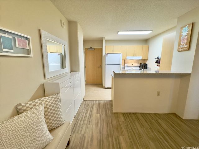 1315 Kalakaua Avenue 1110, Honolulu, HI 96826