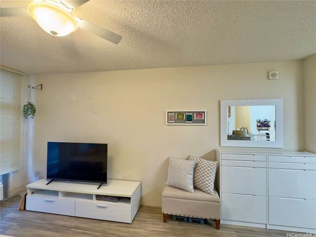 1315 Kalakaua Avenue 1110, Honolulu, HI 96826