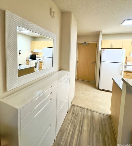 1315 Kalakaua Avenue 1110, Honolulu, HI 96826