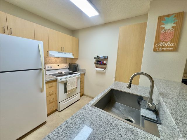 1315 Kalakaua Avenue 1110, Honolulu, HI 96826