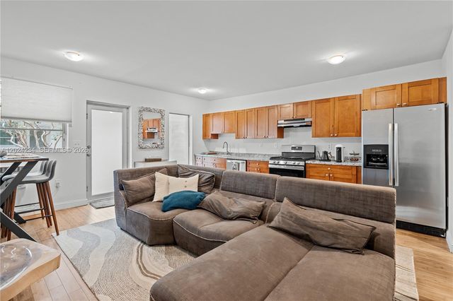 7950 Tatum Waterway Dr N9, Miami Beach, FL 33141